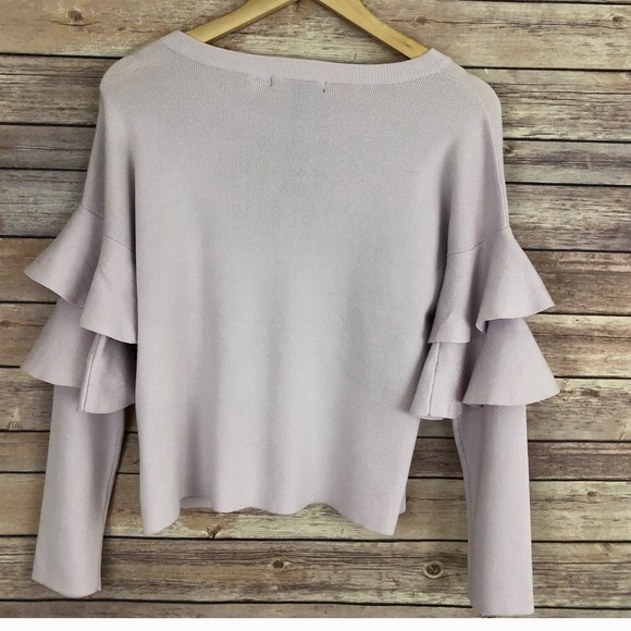 ROMEO & JULIET COUTURE RUFFLE SLEEVES LAVENDER CROP SWEATER - Picture 3 of 10